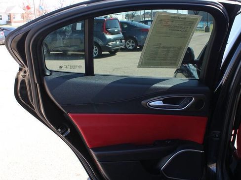 Used 2019 Alfa Romeo Giulia Ti w/ Nero Edizione image 17