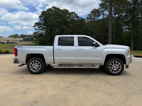 Used 2014 GMC Sierra 1500 Denali w/ Suspension Package, Off-Road AWD/4WD image 5