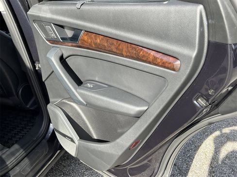 Used 2018 Audi Q5 2.0T Premium Plus w/ Premium Plus Package image 14