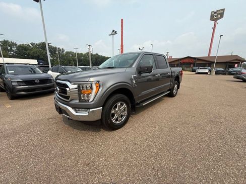 Used 2023 Ford F150 XLT w/ Equipment Group 302A High AWD/4WD image 4