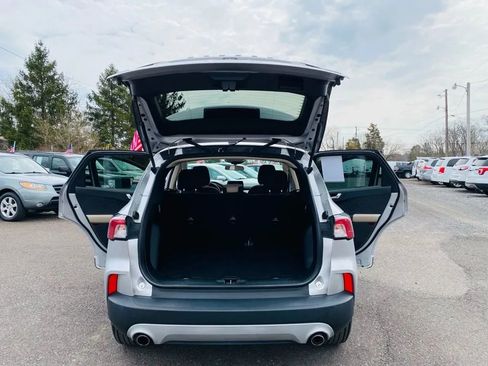 Used 2020 Ford Escape SE image 32