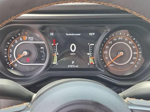 Used 2024 Jeep Gladiator Sport AWD/4WD image 13
