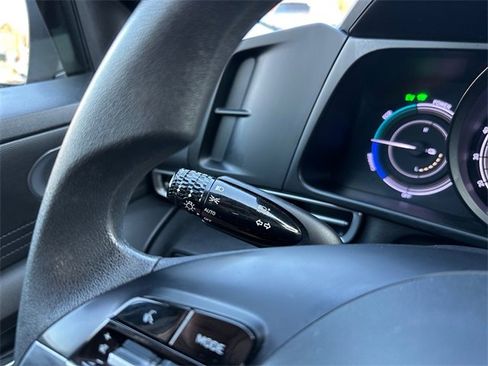 Used 2023 Hyundai Elantra Blue image 24