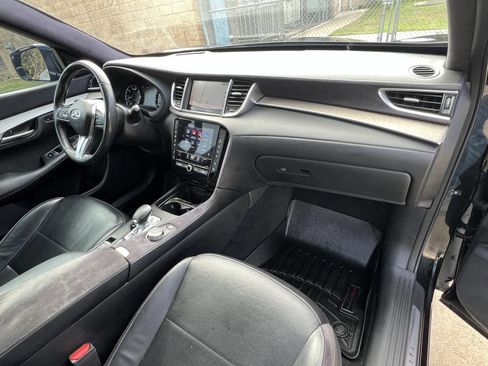 Used 2019 INFINITI QX50 Essential w/ Sensory Package image 23