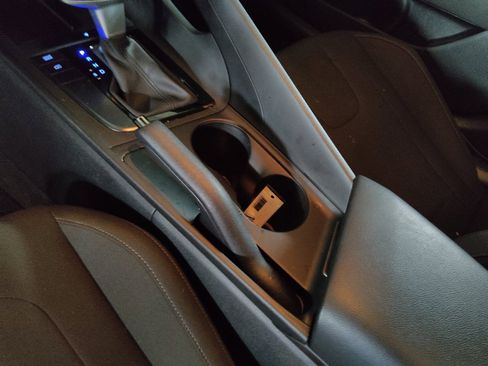 Used 2025 Hyundai Elantra Sport FWD image 26