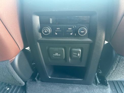 Used 2020 Chevrolet Traverse High Country w/ LPO, 'HIT The Road' Package AWD/4WD image 24