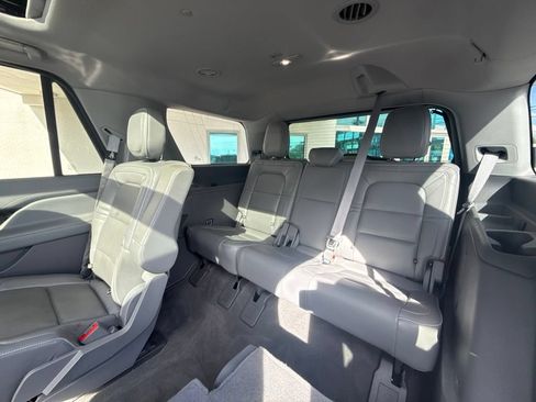 Used 2019 Lincoln Navigator Select w/ Technology Package AWD/4WD image 47
