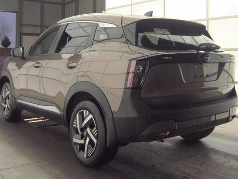 Used 2026 Nissan Kicks SV w/ Illumination Package image 5