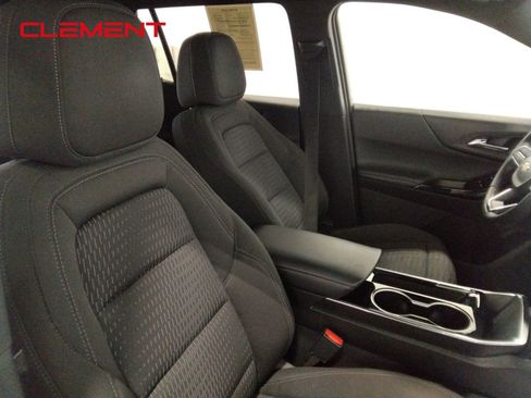 Used 2025 Chevrolet Equinox LT image 38