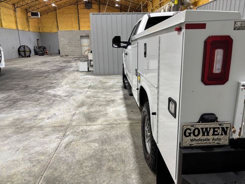 Used 2018 Ford F250 XL w/ Power Equipment Group AWD/4WD image 9