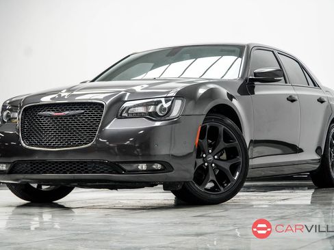 Used 2022 Chrysler 300 S RWD image 1