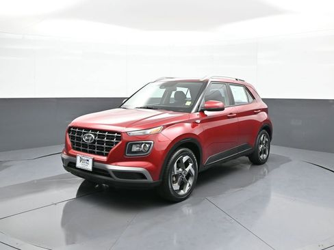 Certified 2024 Hyundai Venue SEL FWD image 10