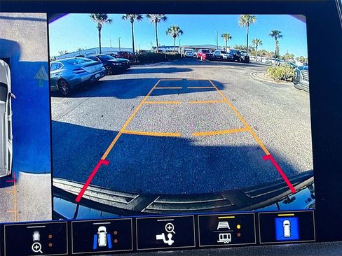 Used 2023 Chevrolet Suburban LT w/ Luxury Package image 13