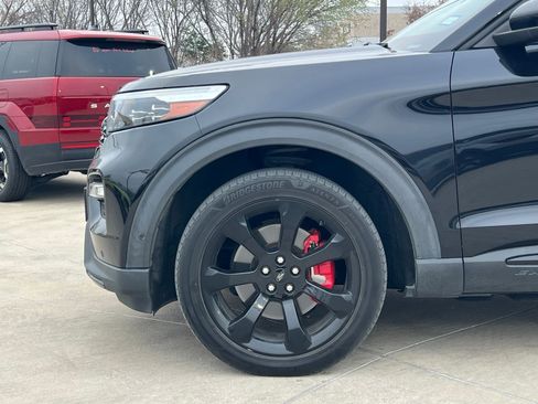 Used 2020 Ford Explorer ST w/ ST Street Pack image 8