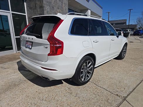 Used 2019 Volvo XC90 T6 Momentum w/ Protection Package Premier image 10