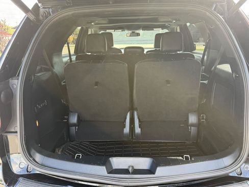 Used 2018 Ford Explorer Limited w/ Equipment Group 301A AWD/4WD image 19