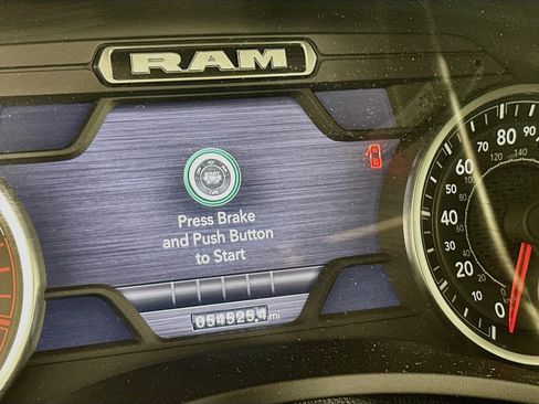 Used 2024 RAM 2500 Laramie AWD/4WD image 18