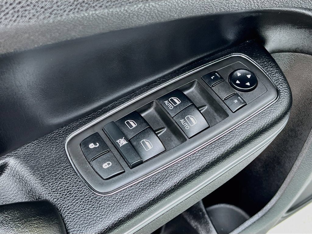 Used 2021 Chrysler 300 S RWD image 18