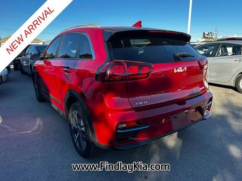 Used 2022 Kia Niro EX image 4