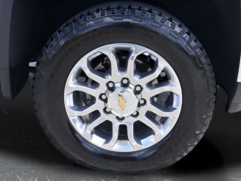 Used 2025 Chevrolet Silverado 3500 LTZ w/ LTZ Premium Package AWD/4WD image 35