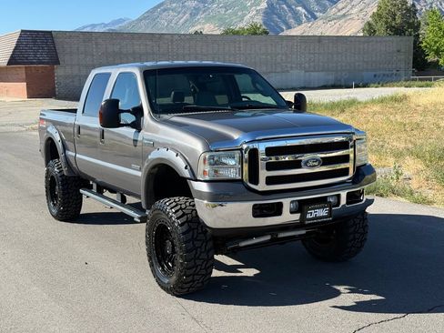 Used 2007 Ford F350 Lariat AWD/4WD image 2