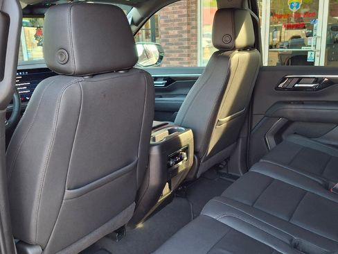 Used 2025 Chevrolet Tahoe LT AWD/4WD image 7