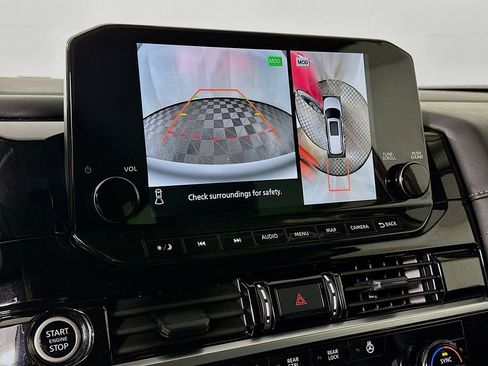 Certified 2024 Nissan Pathfinder SL image 20