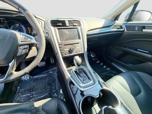 Used 2016 Ford Fusion Titanium image 25