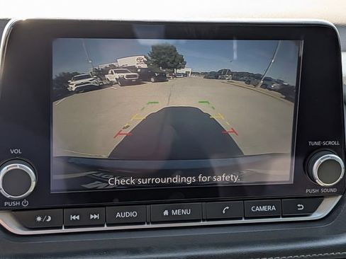 Used 2023 Nissan Rogue SV FWD image 16