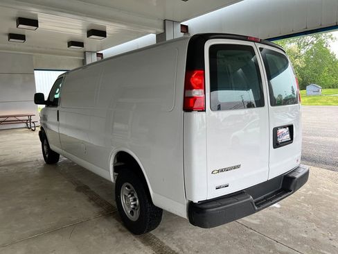 Used 2021 Chevrolet Express 2500 Extended w/ Driver Convenience Package image 10
