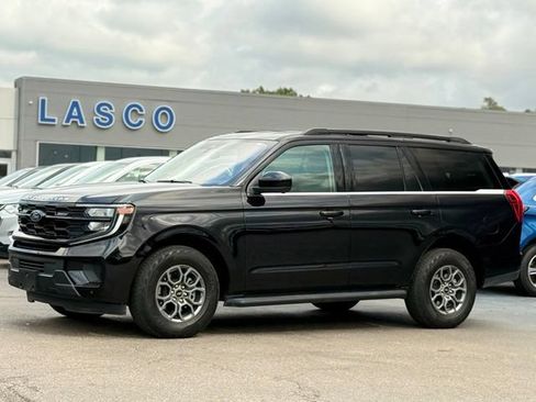 Certified 2025 Ford Expedition Active AWD/4WD image 1