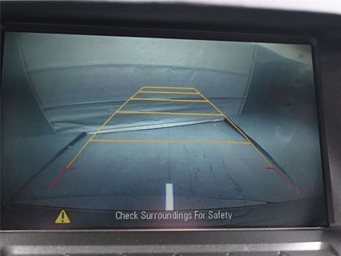 Used 2017 Chevrolet Equinox LT w/ Convenience Package image 6