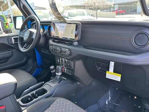 New 2026 Jeep Gladiator Mojave w/ Technology Group AWD/4WD image 14