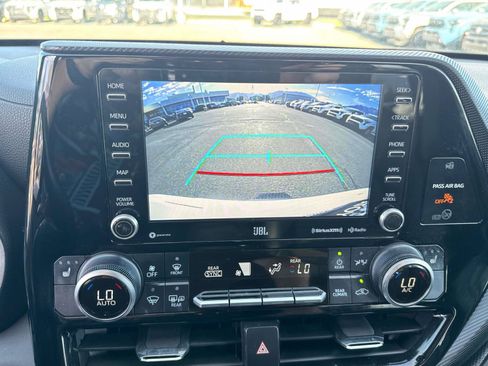 Used 2021 Toyota Highlander XSE AWD/4WD image 24