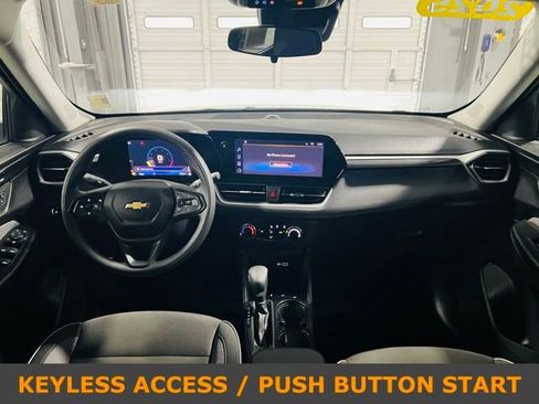 Used 2025 Chevrolet TrailBlazer LS w/ LS Convenience Package FWD image 4