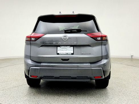 Used 2025 Nissan Rogue SL w/ Tech Package AWD/4WD image 6