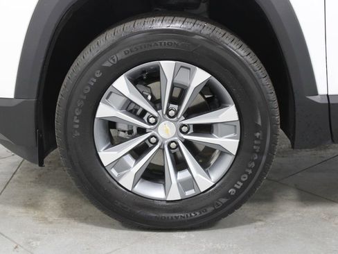 Used 2025 Chevrolet Equinox LT FWD image 18