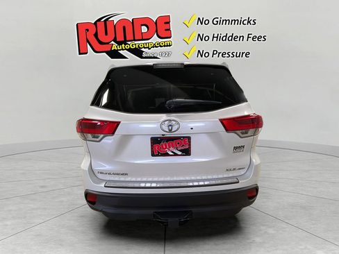 Used 2018 Toyota Highlander XLE AWD/4WD image 5