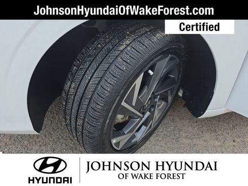 Certified 2025 Hyundai Elantra SEL image 38