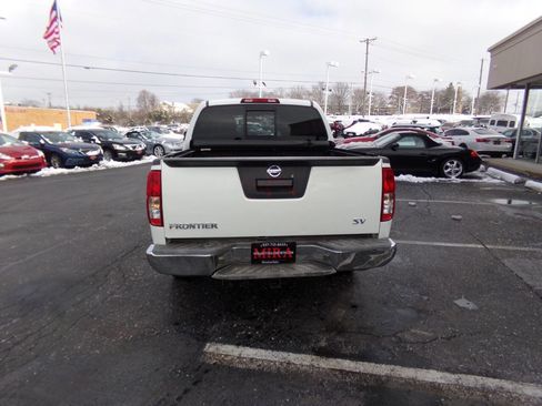 Used 2018 Nissan Frontier SV image 7