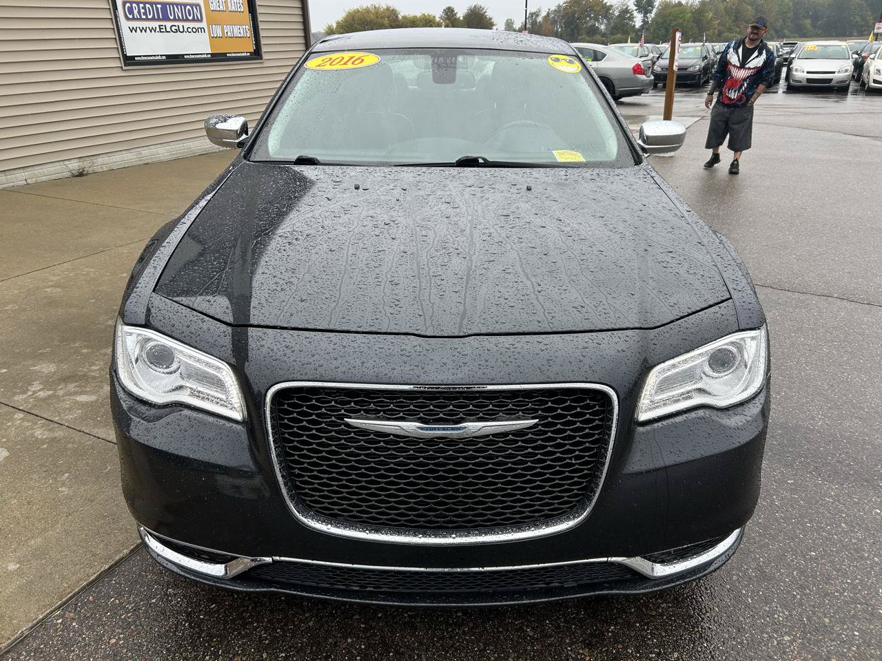 Used 2016 Chrysler 300 Limited AWD/4WD image 2