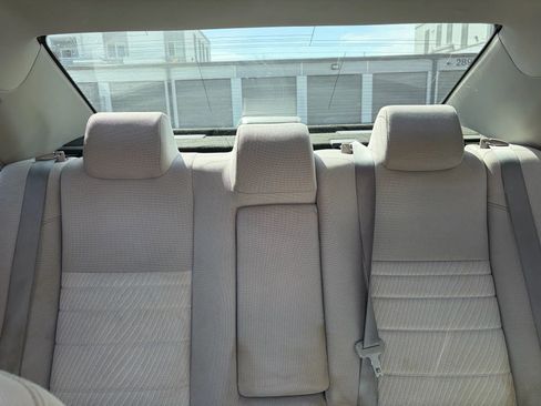 Used 2017 Toyota Camry LE image 14