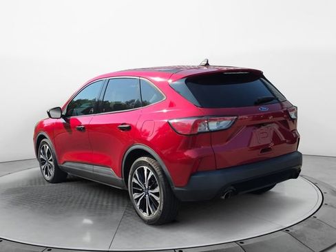 Used 2021 Ford Escape SE w/ SE Sport Appearance Package FWD image 3