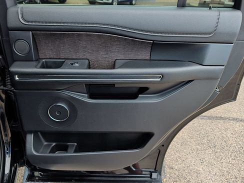 Used 2019 Ford Expedition Limited w/ Equipment Group 301A AWD/4WD image 34