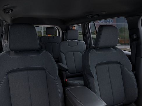New 2026 Jeep Grand Cherokee L Laredo AWD/4WD image 27
