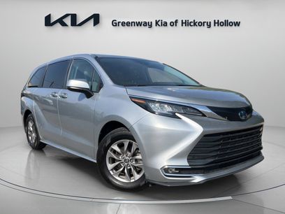 Used 2022 Toyota Sienna XLE