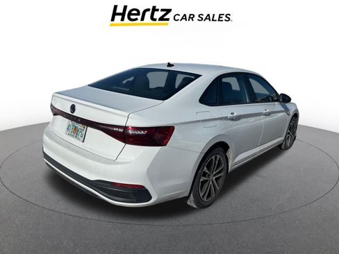 Used 2025 Volkswagen Jetta Sport image 5