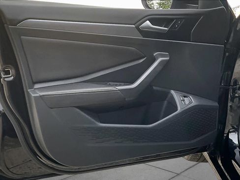 Used 2024 Volkswagen Jetta SE w/ Panoramic Sunroof Package FWD image 22