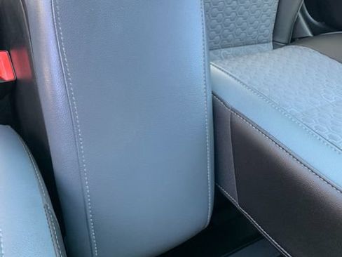 Used 2021 Chevrolet Colorado Z71 AWD/4WD image 23