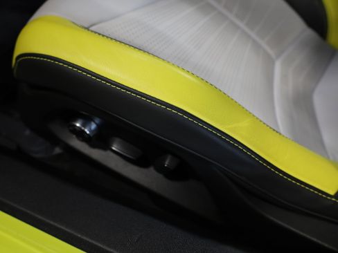 Used 2022 Chevrolet Corvette Stingray Premium Conv w/ Z51 Performance Package image 21